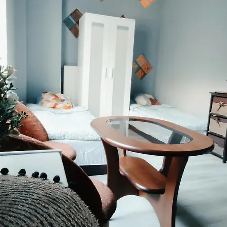 Hostel Tanie Spanie Przy Malcie - Zameldowanie Bezobslugowe - *