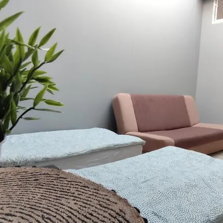 Hostel Tanie Spanie Przy Malcie - Zameldowanie Bezobslugowe - *