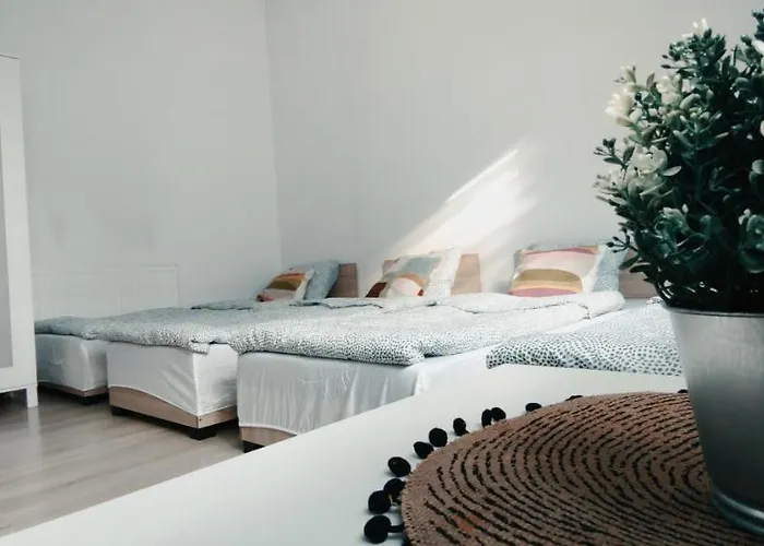 Hostel Tanie Spanie Przy Malcie - Zameldowanie Bezobslugowe - *